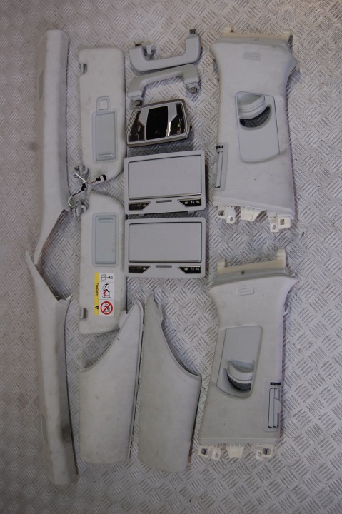 COPPIA LUCI CASSETTO PORTAOGGETTI SCHOWKI RIVESTIMENTO MONTANTI AUDI A8 4N4