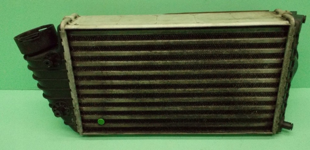 Интеркулер правый porsche 911 996 3.6t 99611064071 Киев