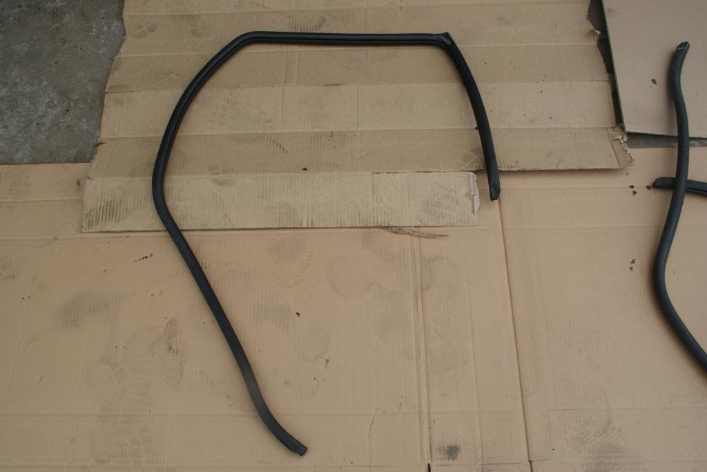 фото №1, Права прокладка двері задня задня volvo v40 95-04