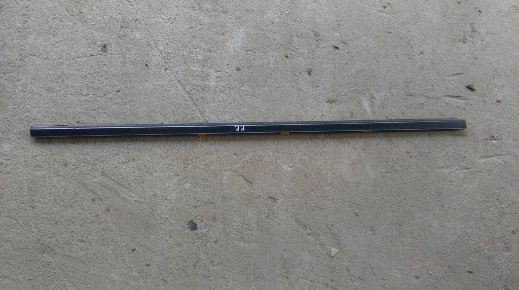 фото №1, Nissan almera tino молдинг ущільнювач права перед