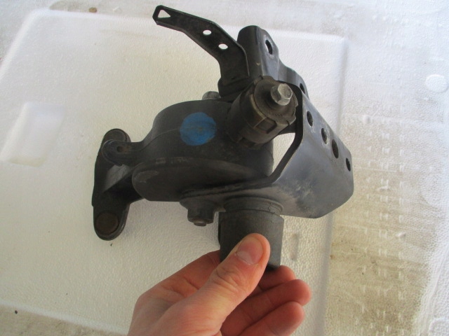 фото №1, Подушка кронштейн коробки verso avensis 2.2 d-cat 13r