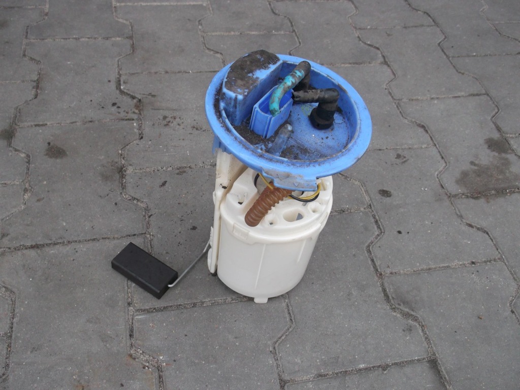 Купити Насос паливної  vw golf 5 plus 1.6 fsi -доставка-