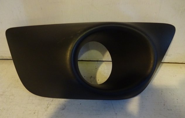 фото №1, Заглушка бампера решётка правая dacia sandero