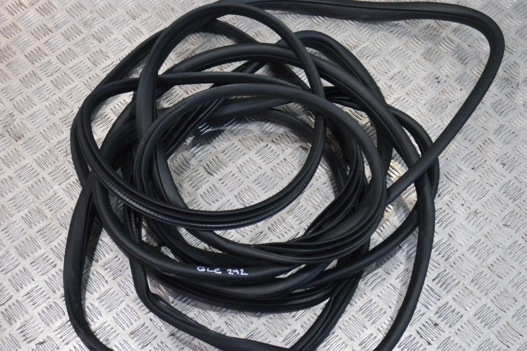 Купити Передня прокладка двері mercedes gle w292 купе a2926970051