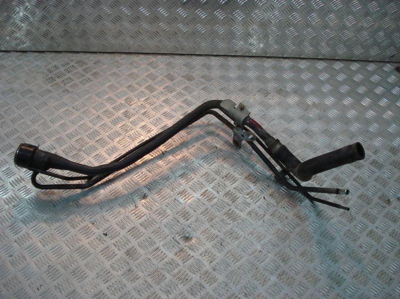 фото №1, Toyota prius 1.5 гибрид 2007 труба do бака топлива