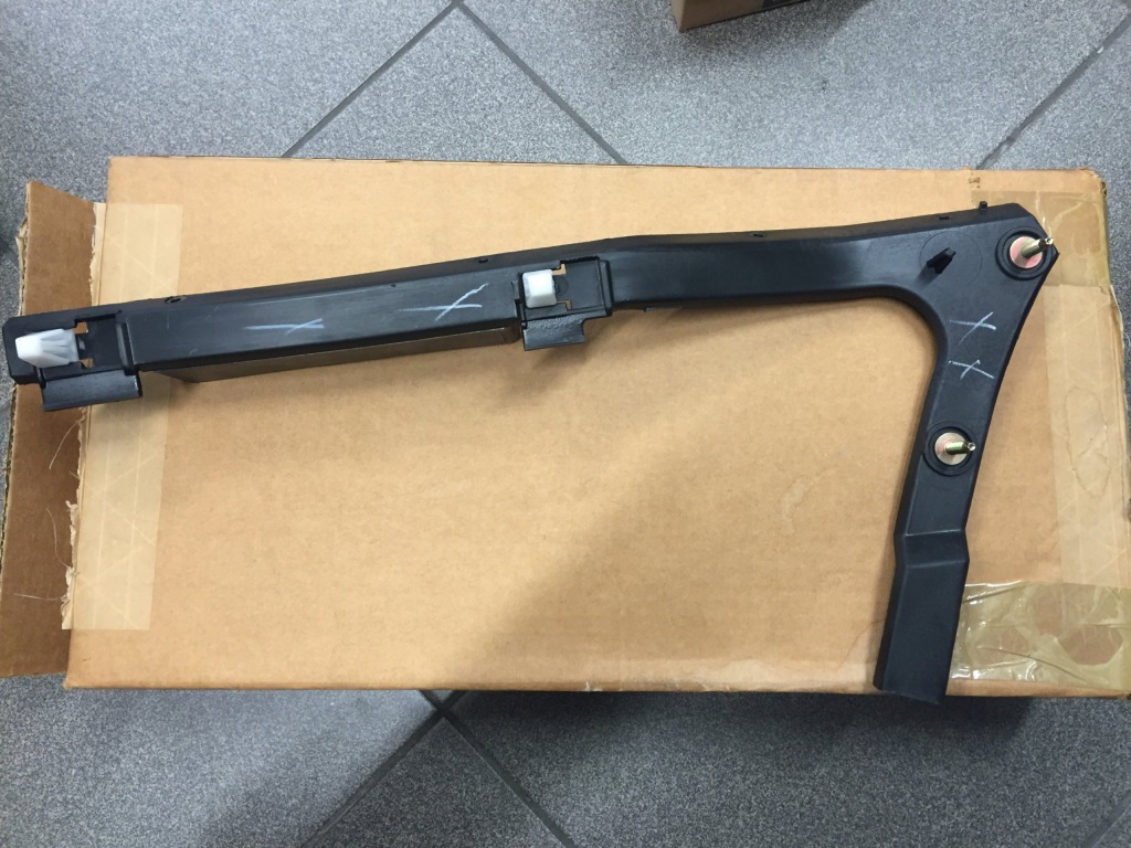 фото №1, Dodge chrysler jeep направляющая бампера левый оригинал