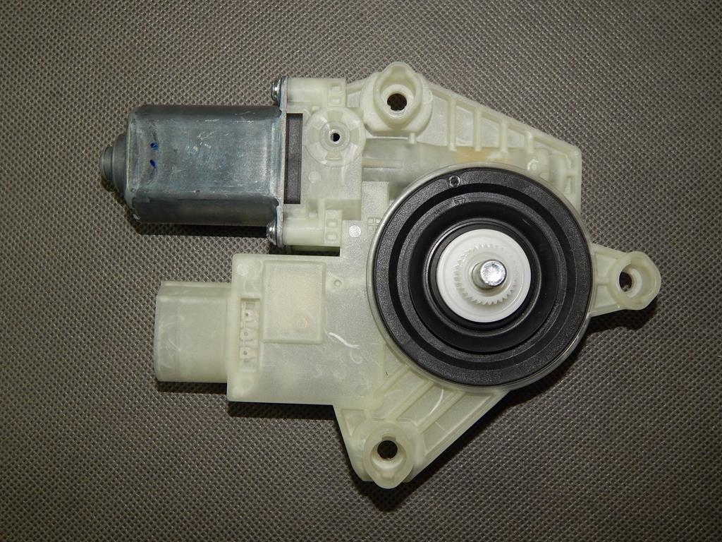 фото №1, Bmw 5 g30 замок дверь левый задняя 258186900