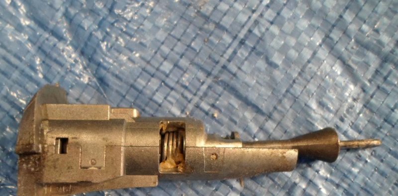 Купить Vw touareg 2010-15r вкладка замка 7p6837167