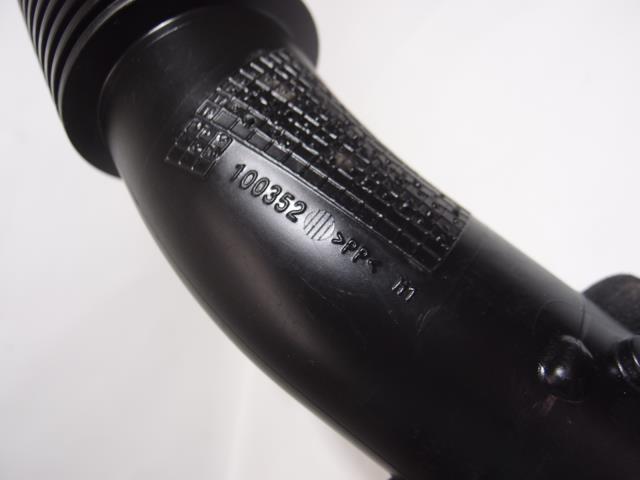 Патрубок шланг труба повітря peugeot 3008 2017r Доставка