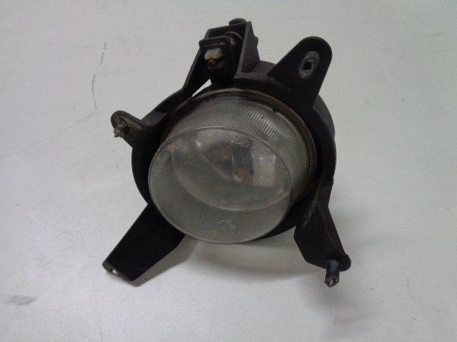 фото №1, Kia carnival 02-06 r противотуманная фара правый !