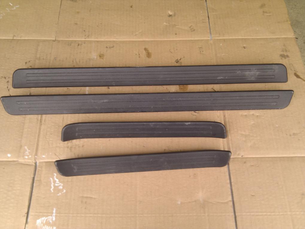 фото №1, Молдинг порог накладка правая перед mazda 6 08-12