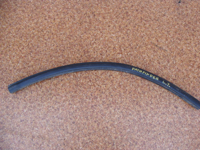 Купити Nissan pathfinder r51 07r прокладка молдинг задній lew