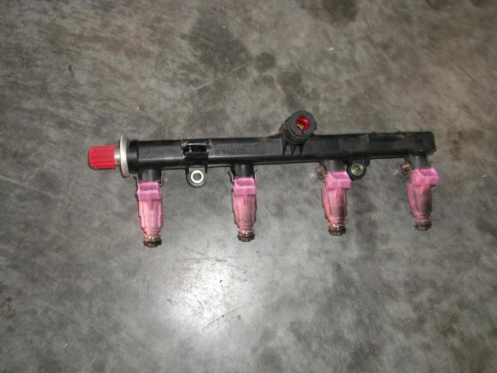 фото №1, Молдинг форсунок fiat stilo 1.4 16v -доставка-