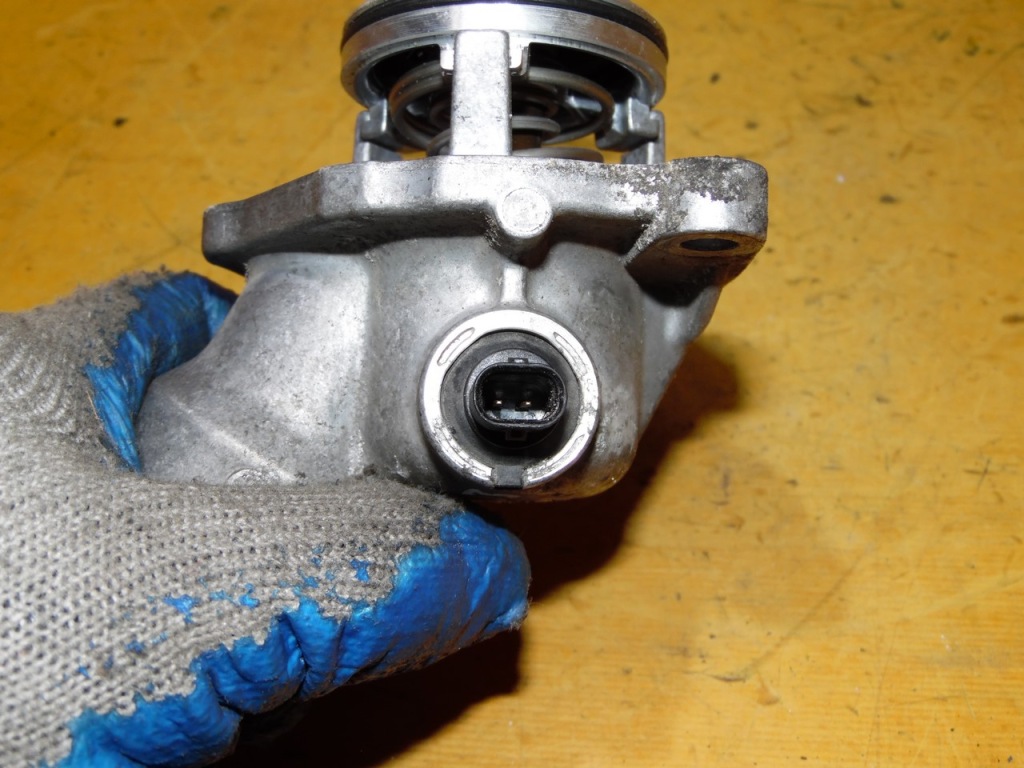 фото №5, Корпус термостата mercedes w203 3.0b a2722000115