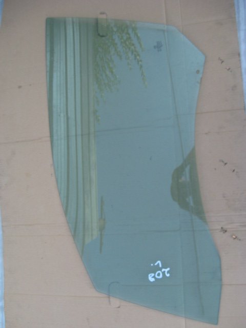 фото №1, Peugeot 208 стекло 3 дверь левый перед 12r