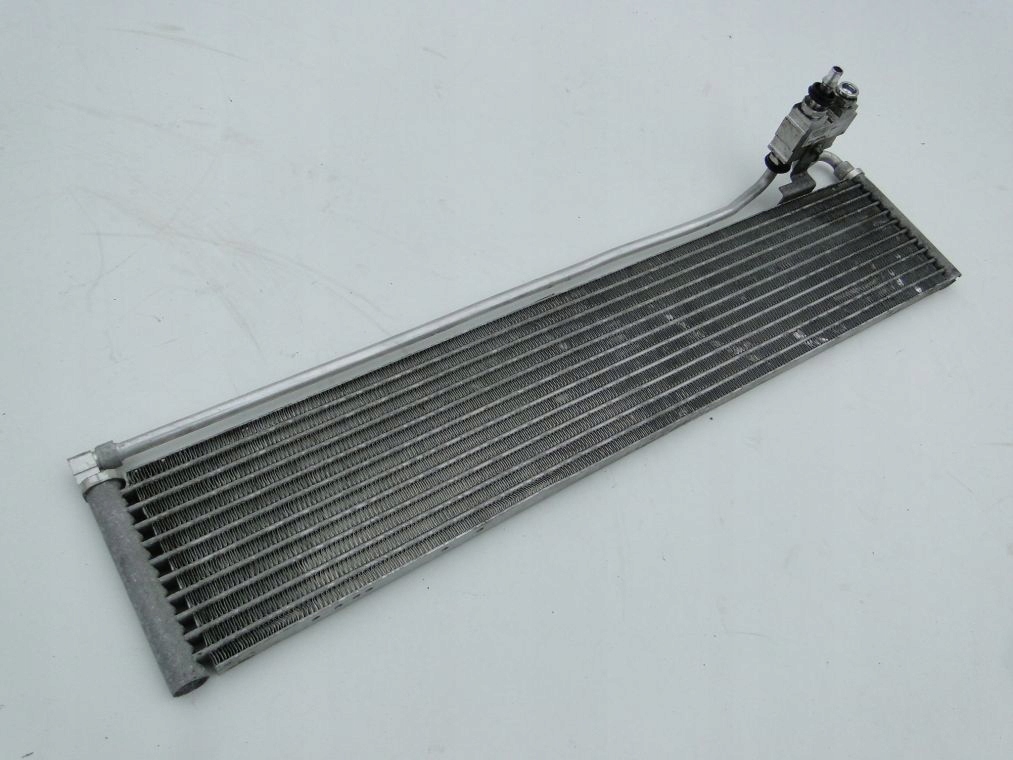 фото №2, Mercedes 207 w212 w218 r231 масляный радиатор a0995000400