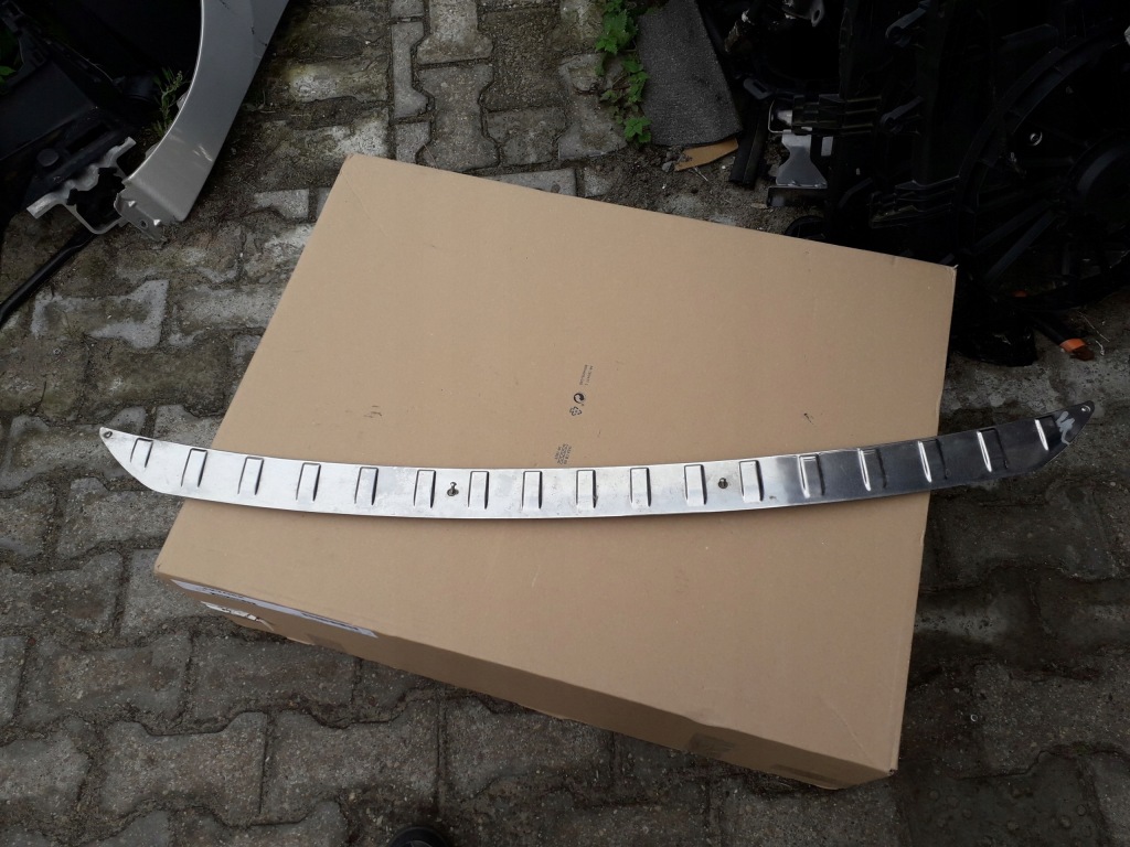 фото №1, Молдинг лист бампера задняя peugeot 2008