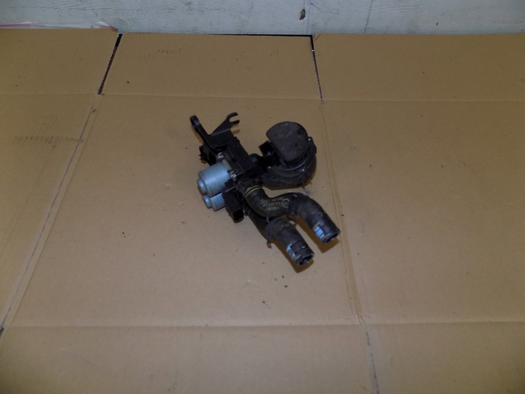 Купити Mercedes ml w166 350 cdi електроклапан клапан води