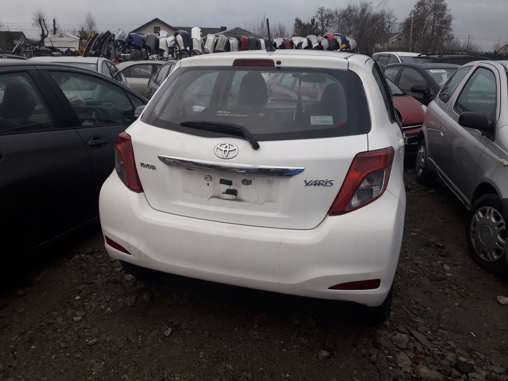 фото №11, Toyota yaris iii 2012 rok kompletny перед бампер