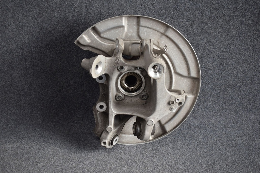 фото №1, Поворотный кулак ступица правая задняя bmw 7 g11 g12