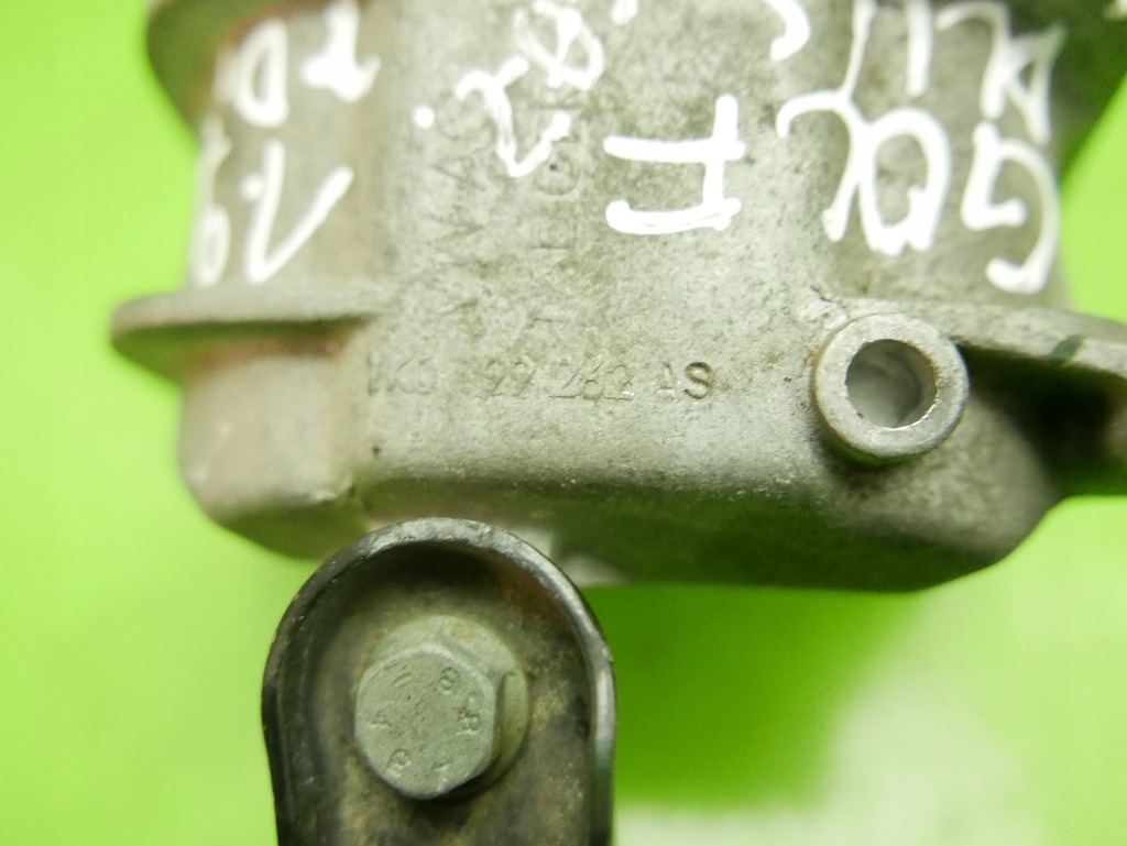 фото №14, Кронштейн подушка двигателя правая vw golf plus 1.9 tdi