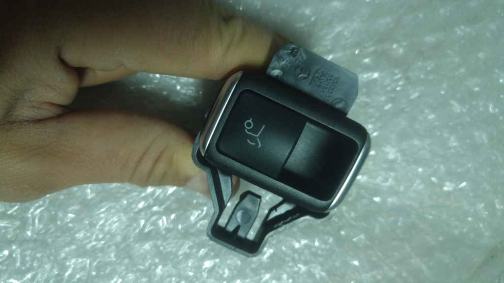 фото №1, Кнопка открывания крышки mercedes ml w166