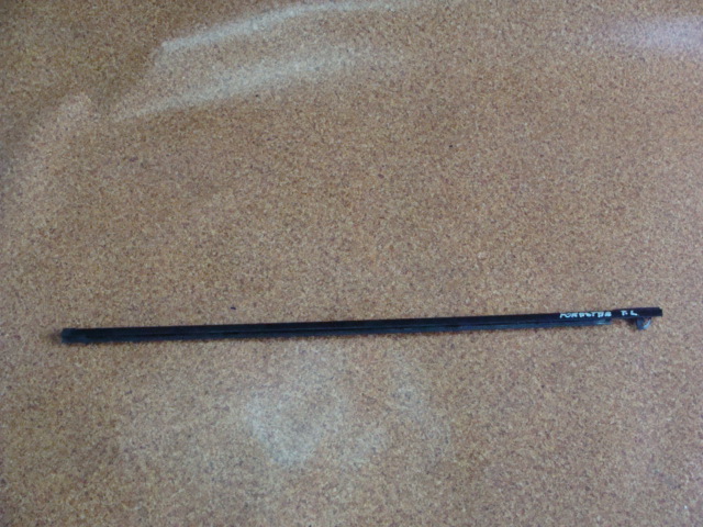 фото №1, Subaru forester 10r молдинг уплотнитель перед левый