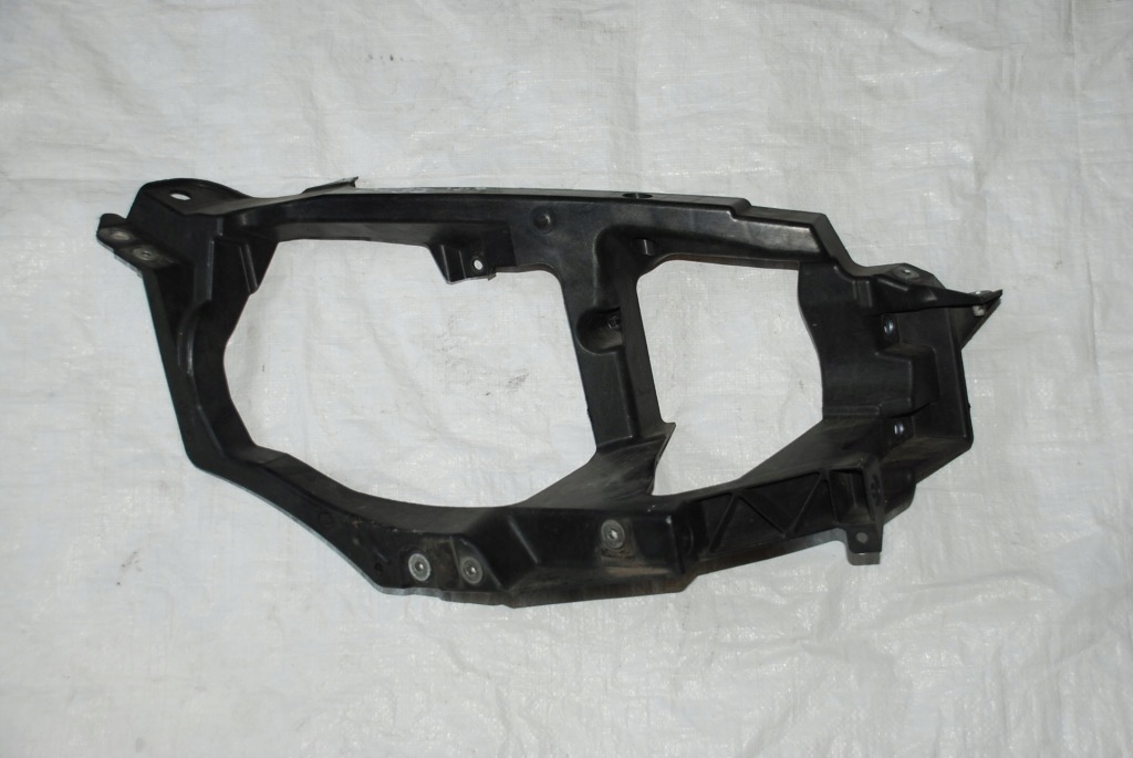 Купити Mitsubishi colt cz3 04-08 панель фари праві