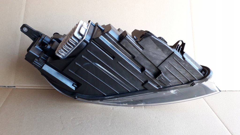 Купить Фара volvo v40 2 16+ рестайлинг  full led + оборудование левая европа  32228479