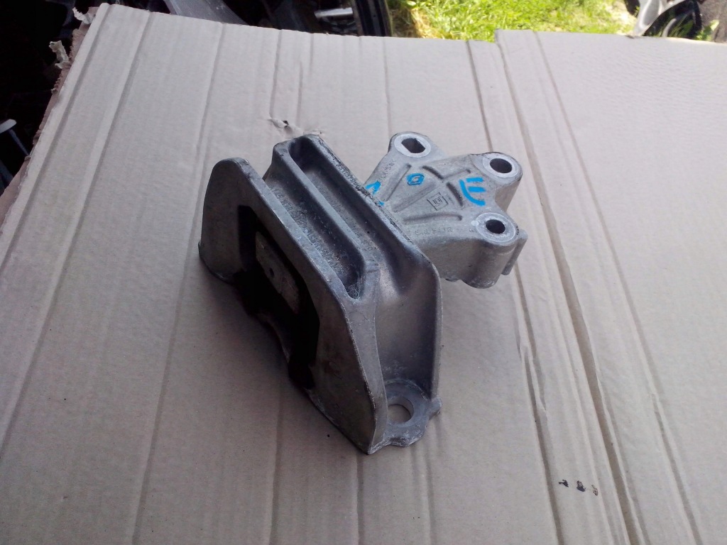 фото №1, Кронштейн кронштейн подушка двигуна renault zoe