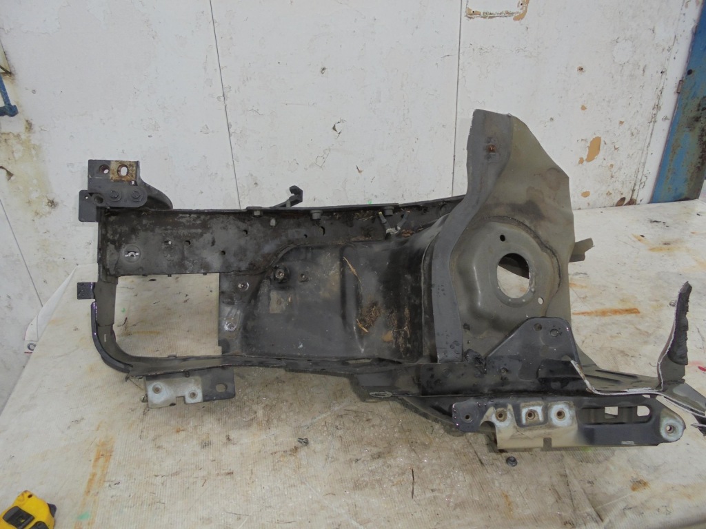 фото №2, Четверть лонжерон подкрылок citroen c3 picasso