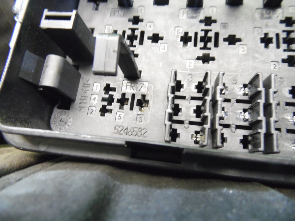 фото №8, Коробка предохранителей 5243290 saab 95 9-5 2.3t