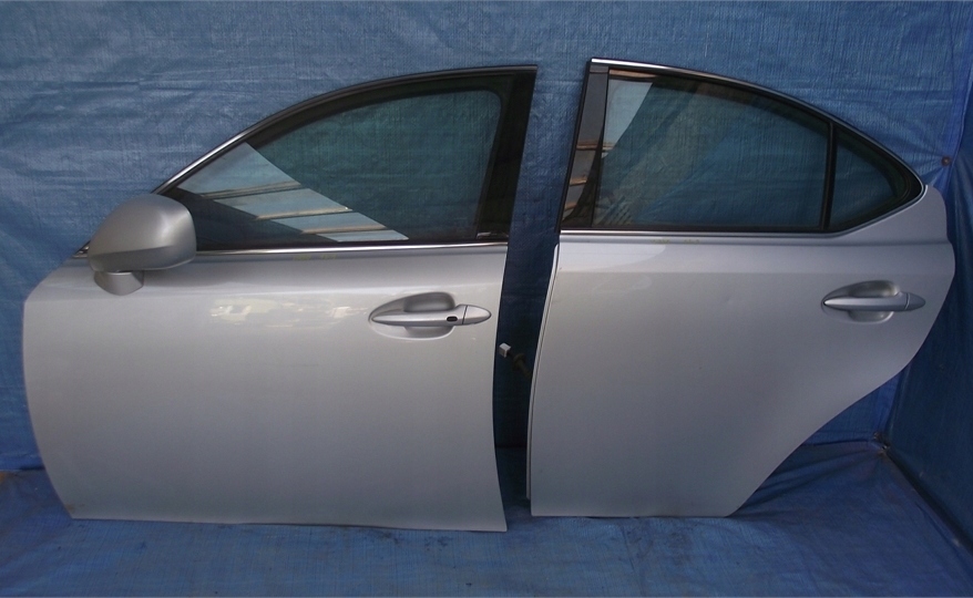 Купить Lexus is220 дверь левое  задняя левое задняя коплектная