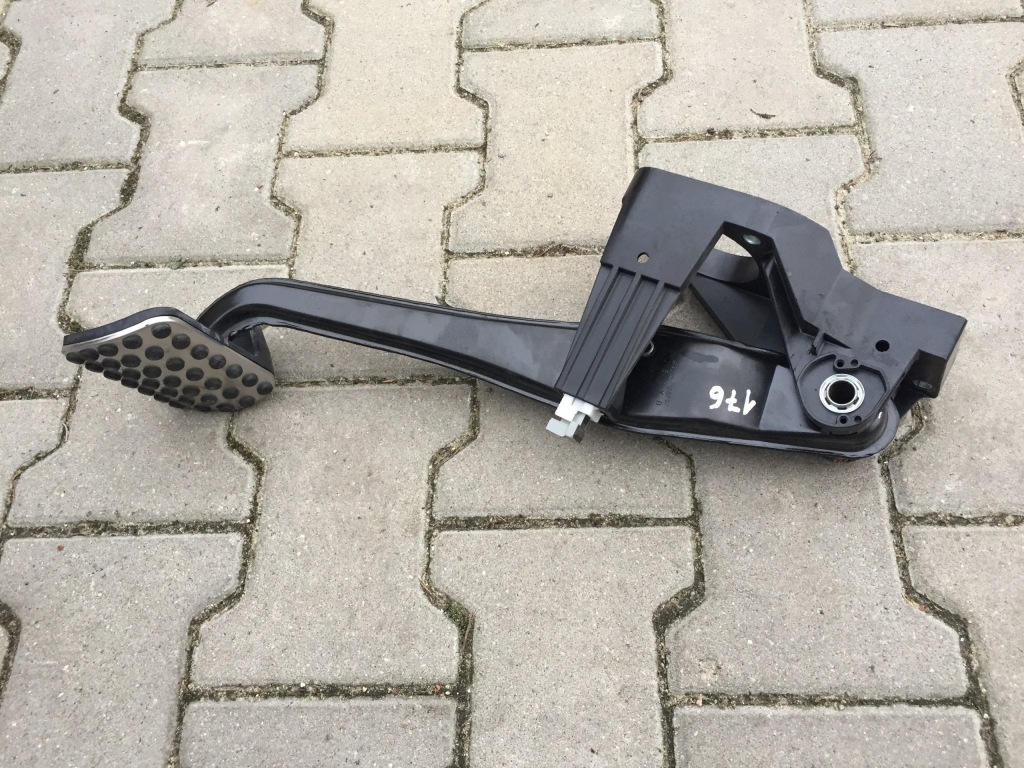 фото №1, Mercedes a 176 w 246 cla педаль гальма