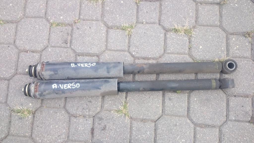 фото №1, Комплект 2szt.amortyzatory задняя avensis verso 01-06r