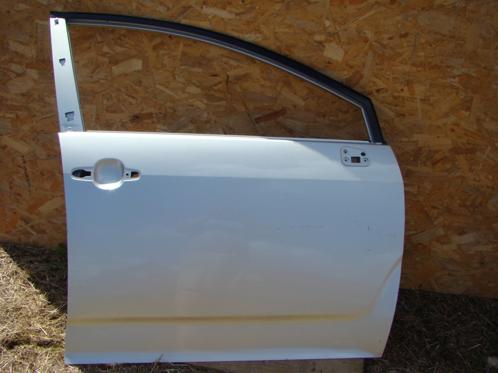 фото №1, Toyota corolla verso 04-08r.drzwi праве перед d254