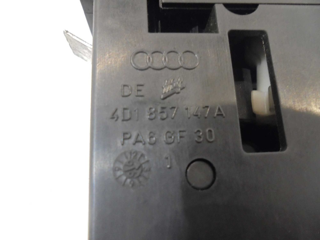 фото №3, Замок бардачка audi a8 2.8 v6
